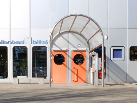 Hallenbad Bläsi