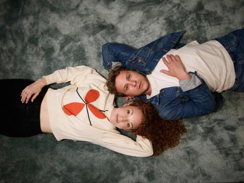 Mit LOVE ROULETTE bringt die bekannte Autorin, Moderatorin und nun auch Schauspielerin Yvonne Eisenring gemeinsam mit Stars wie Max Hubacher grosses Kino in unser Quartier.