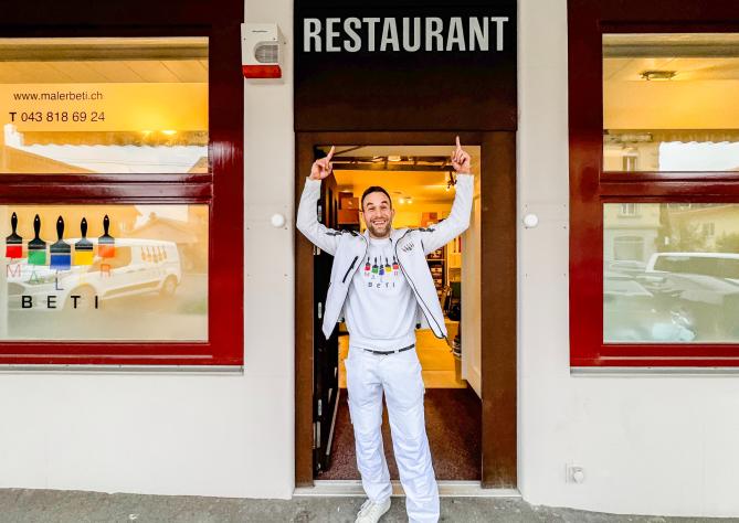 Das Malerunternehmen von Joel Beti hat in der Alten Trotte an der Limmattalstrasse 88 eine neue Heimat gefunden. 