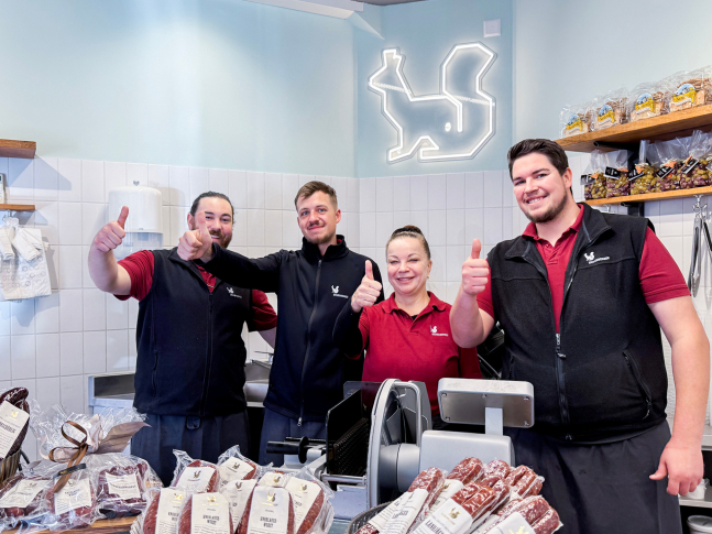 Das Team freut sich auf Sie als Kunde im frisch renovierten Verkaufslokal